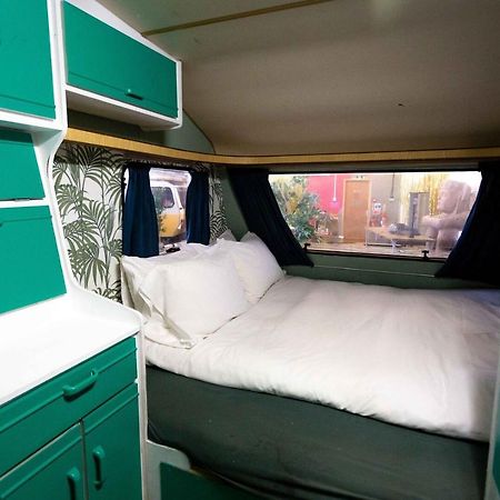 Towed Town Camping Bristol Bagian luar foto