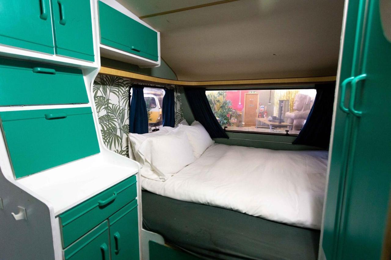 Towed Town Camping Bristol Bagian luar foto