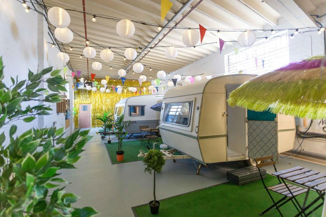 Towed Town Camping Bristol Bagian luar foto