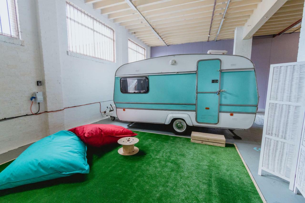 Towed Town Camping Bristol Bagian luar foto