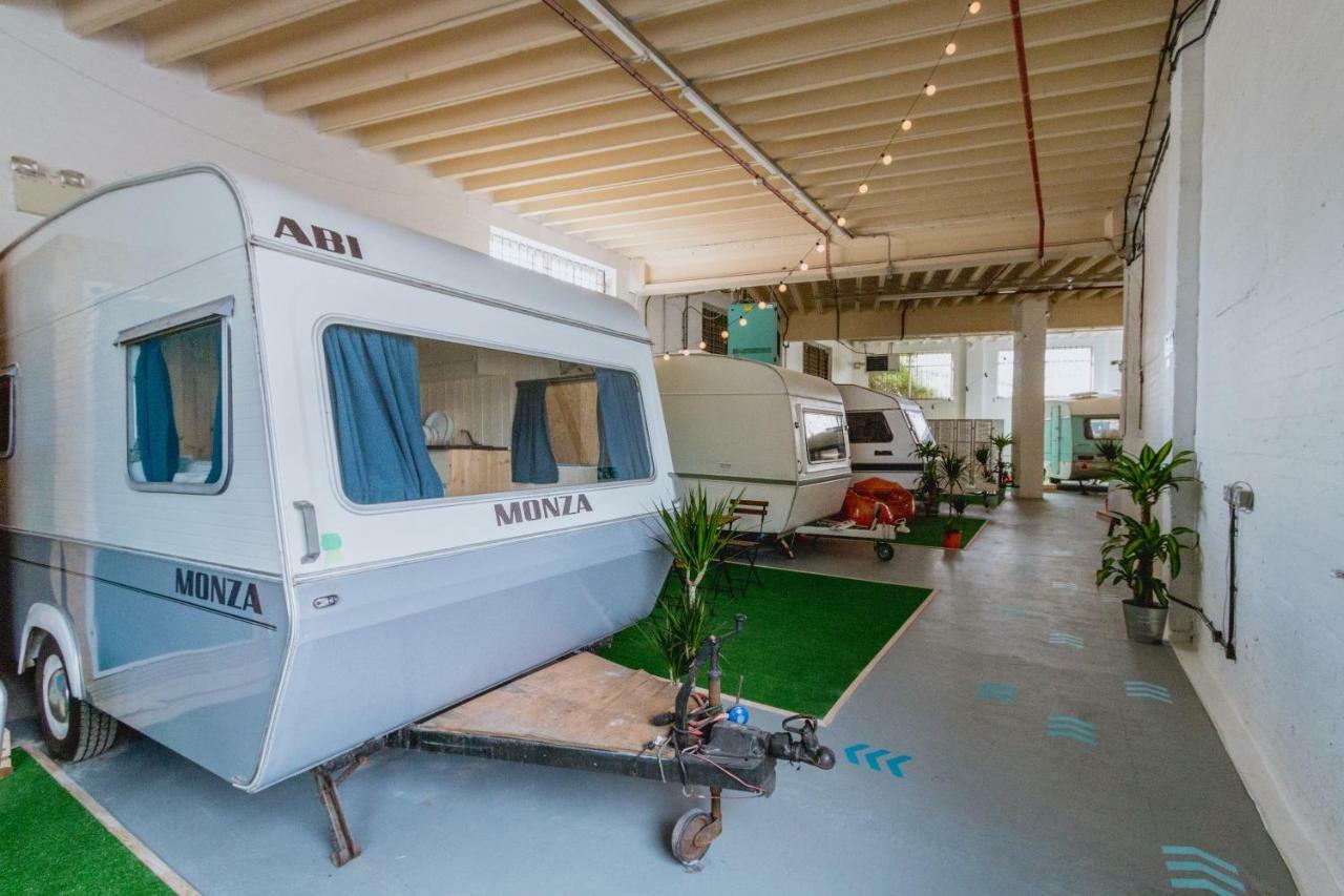 Towed Town Camping Bristol Bagian luar foto
