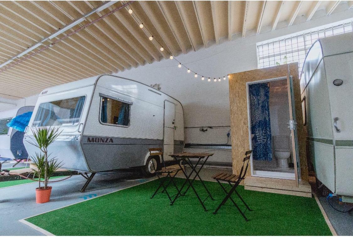 Towed Town Camping Bristol Bagian luar foto