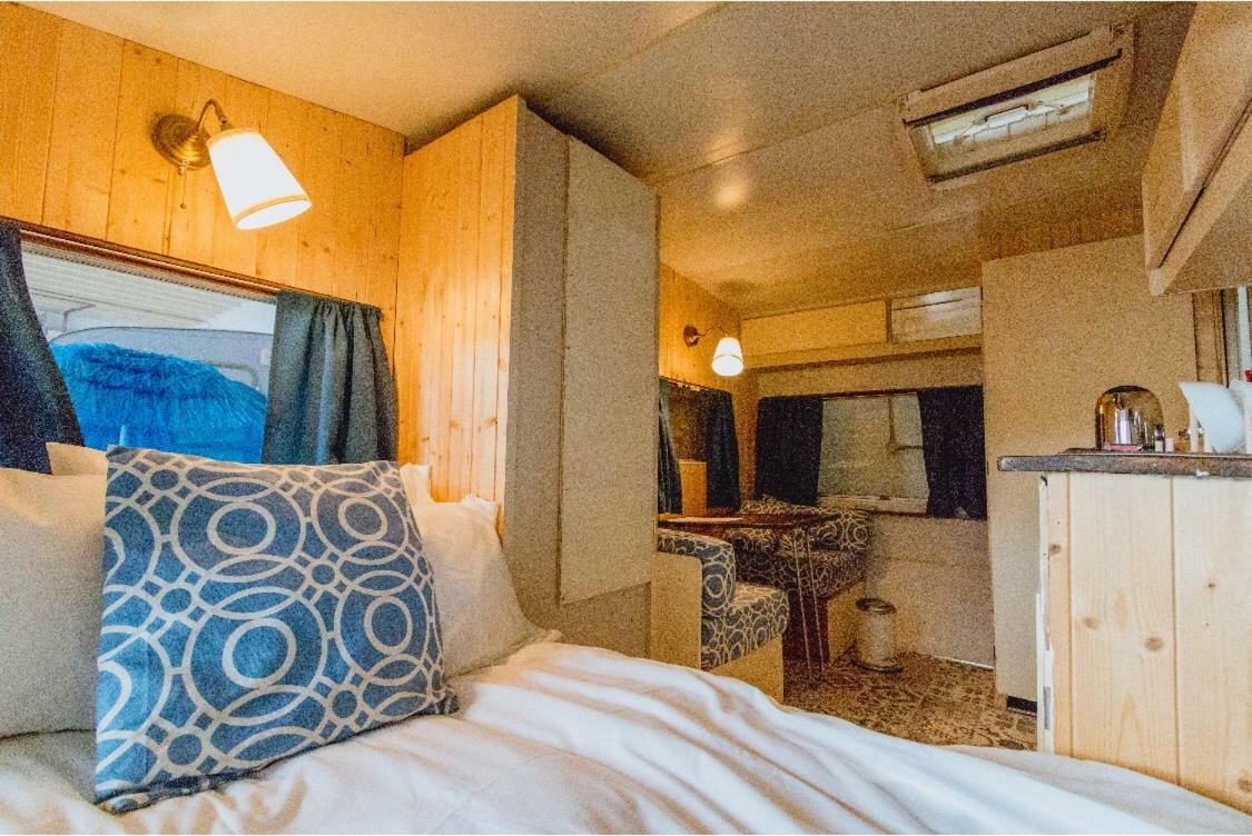Towed Town Camping Bristol Bagian luar foto