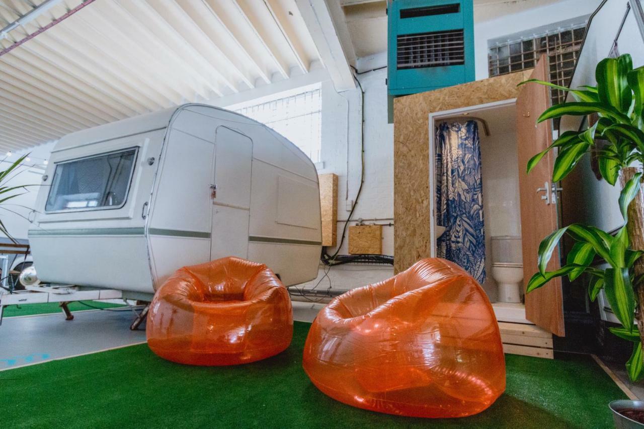 Towed Town Camping Bristol Bagian luar foto